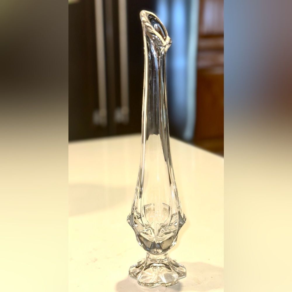 Fenton Colonial Velencia Clear Crystal Bud Vase
